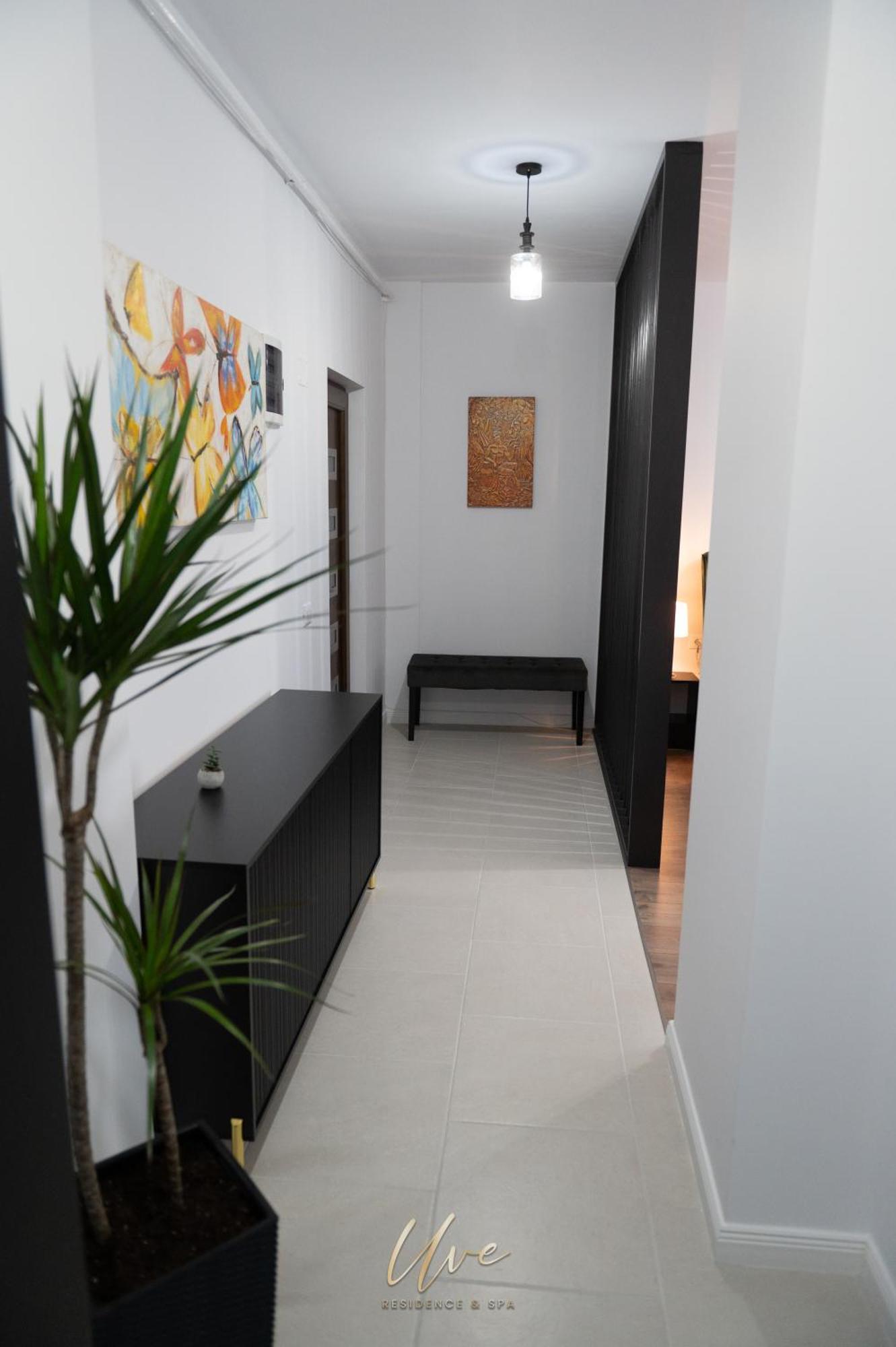 Uve Residence & Spa Piatra Neamt Ngoại thất bức ảnh