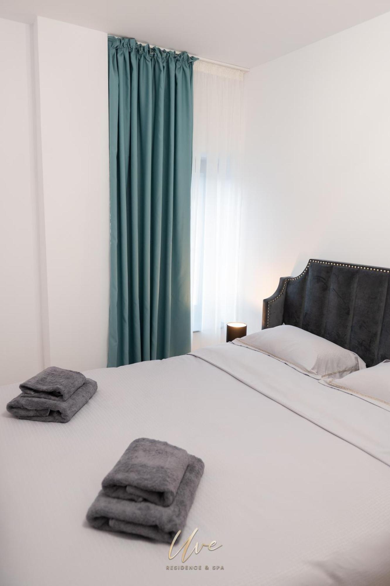 Uve Residence & Spa Piatra Neamt Ngoại thất bức ảnh