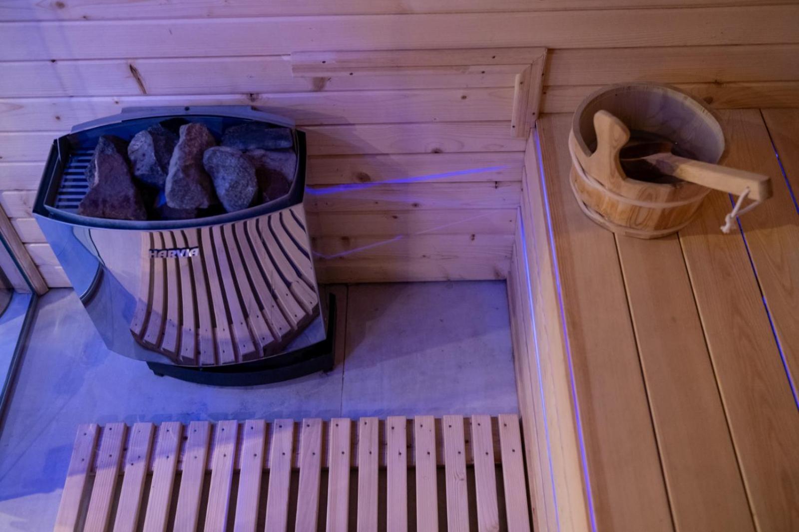 Uve Residence & Spa Piatra Neamt Ngoại thất bức ảnh